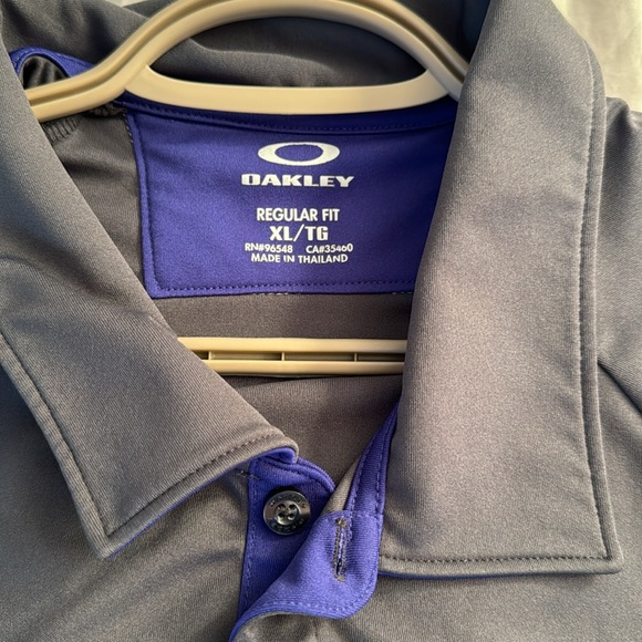 XL Oakley regular fit golf shirt dry fit style - Picture 2 of 5